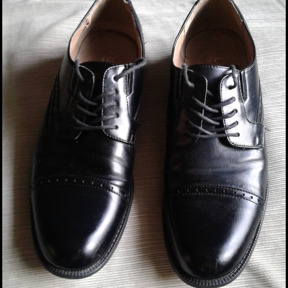 J Ferrar men's black oxford dress shoe